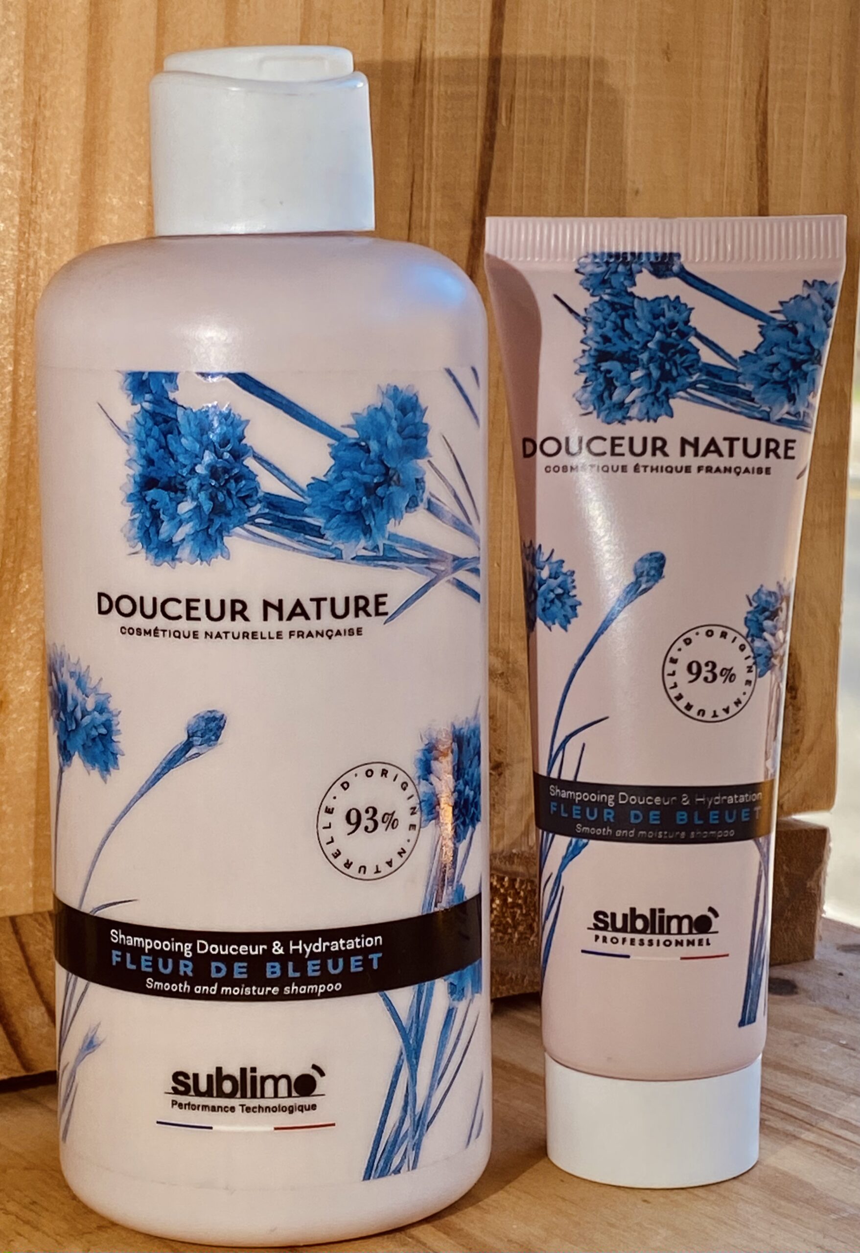 bouteille de shampoing fleur de bleuet